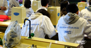 donación-material-de-laboratorio-imefy-batas